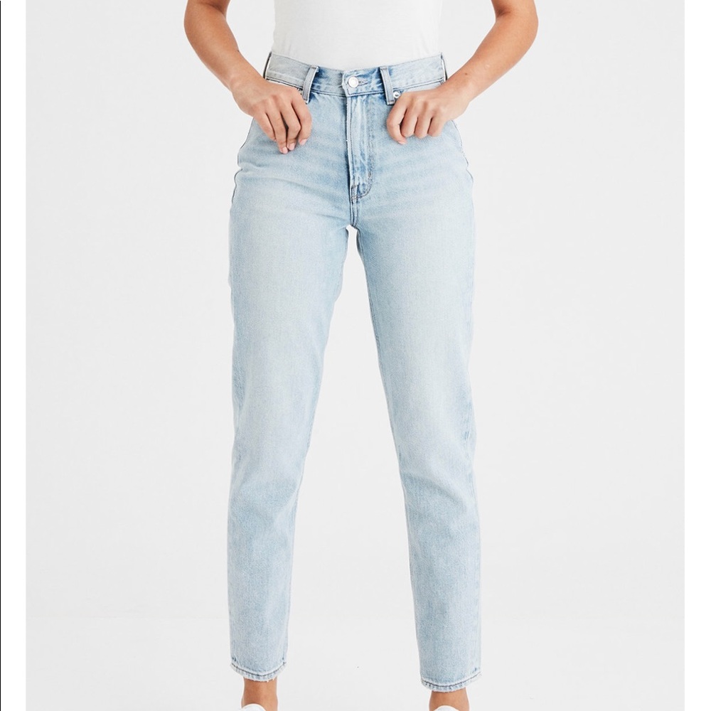 🆕American Eagle Mom Jean-light vintage - size 00